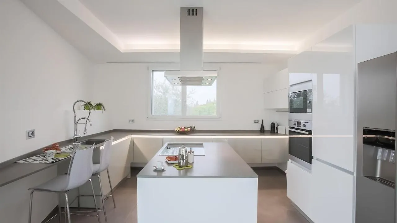 Villa Lisa 8, Emma Villas Rimini Italy