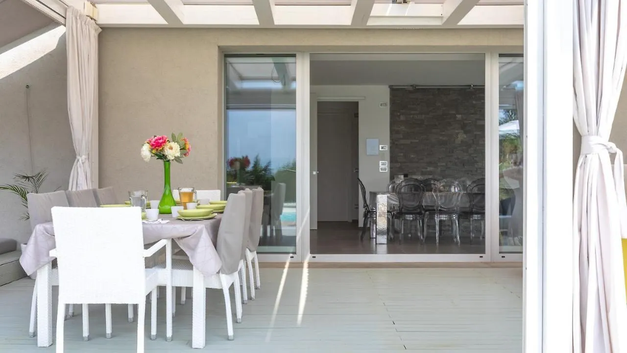 Villa Lisa 8, Emma Villas Rimini 0*,  Italy